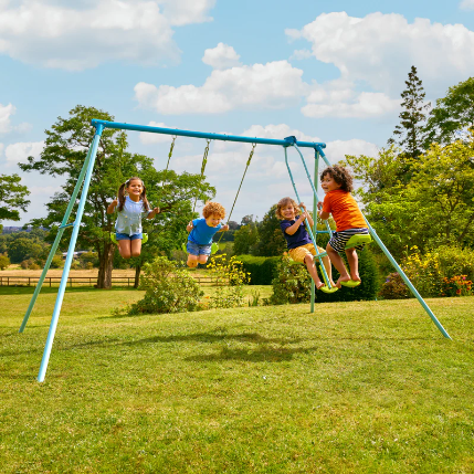 GROW GREEN: FAMILY FUN IN YOUR ECHO-FRIENDLY GARDEN!