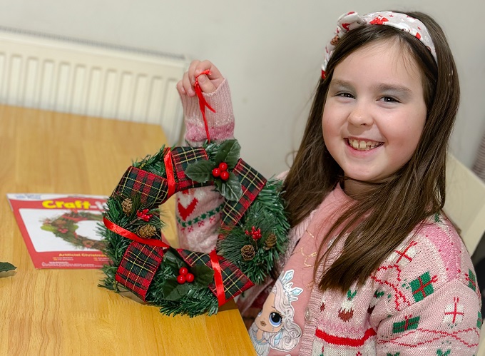 MAKE A CHRISTMAS WREATH WITH US | BAKER ROSS