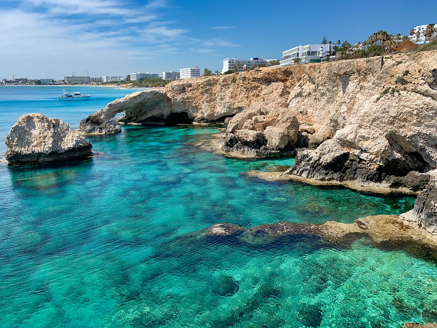 4 HOLIDAY DESTINATIONS I WOULD LIKE TO EXPLORE THIS YEAR