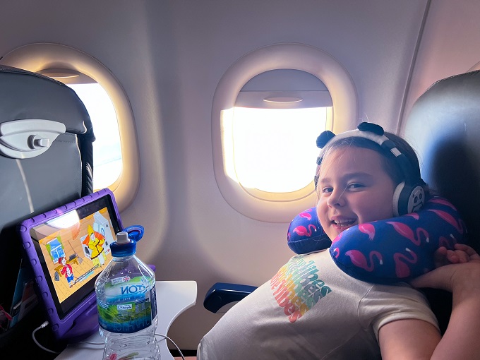 CHILDREN ON A PLANE | TRAVEL ESSENTIALS