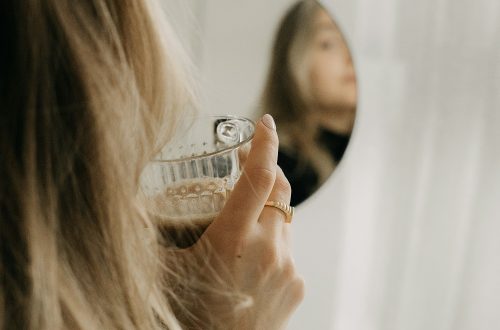 SUMMER SKINCARE TIPS FOR GLOWING SKIN OVER 30